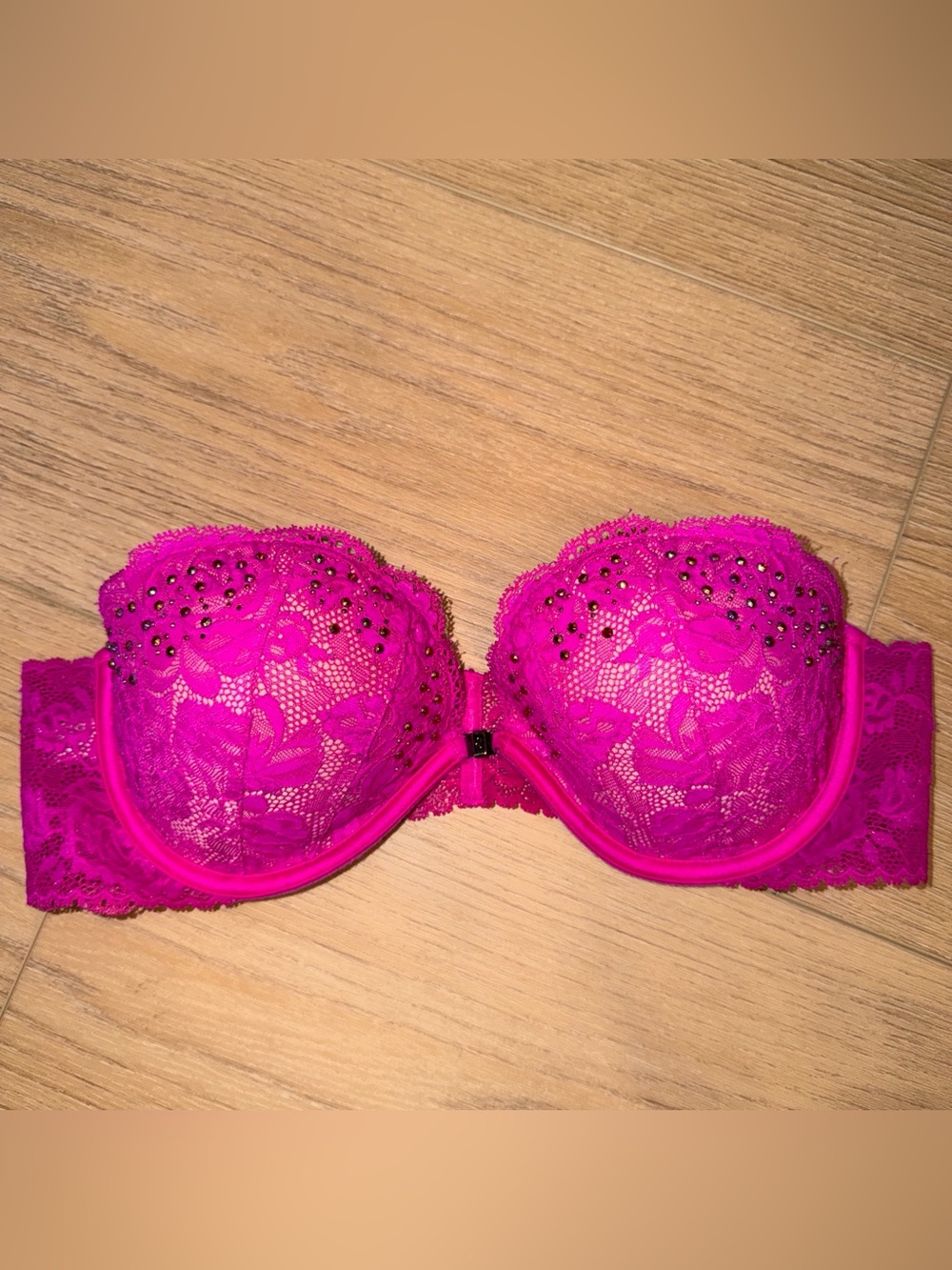 Strapless Lace Push-Up Bra in Hot Pink
